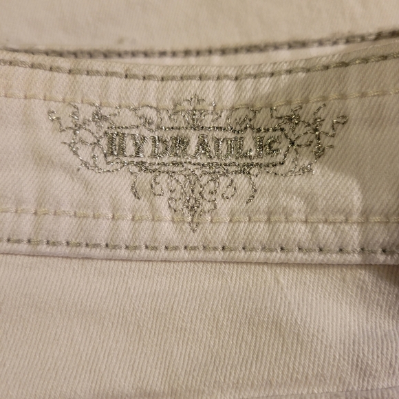 Women's White Hydraulic Lola Curvy Casual Jean Shorts. Size 17/18 - Picture 5 of 6
